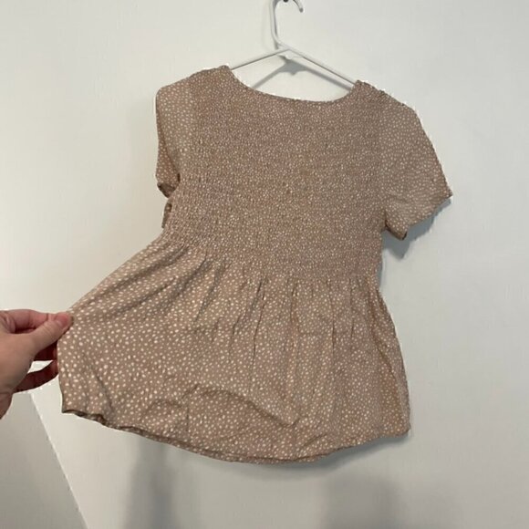 URBAN ROMANTICS URBAN OUTFITTERS UO Taupe Speckled Short Sleeve Smocked Blouse S - Picture 9 of 11
